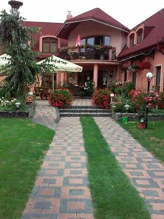 Penzión pre hostí Alba Regia Pansion Egri 3*