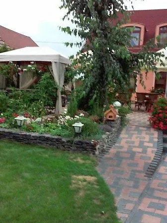 Alba Regia Pansion Egri 3* Jahodna