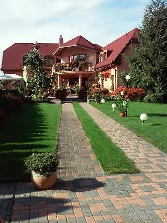 Penzión pre hostí Alba Regia Pansion Egri 3*