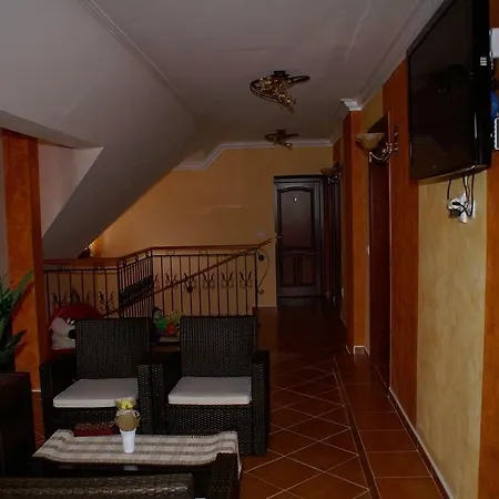 Penzión pre hostí Alba Regia Pansion Egri 3*