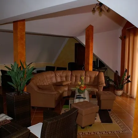 Alba Regia Pansion Egri