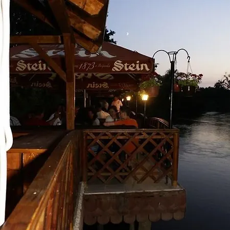 Penzión pre hostí Alba Regia Pansion Egri