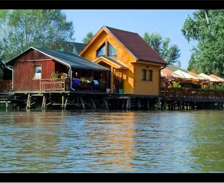 Alba Regia Pansion Egri 3*