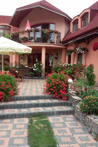 Alba Regia Pansion Egri 3*